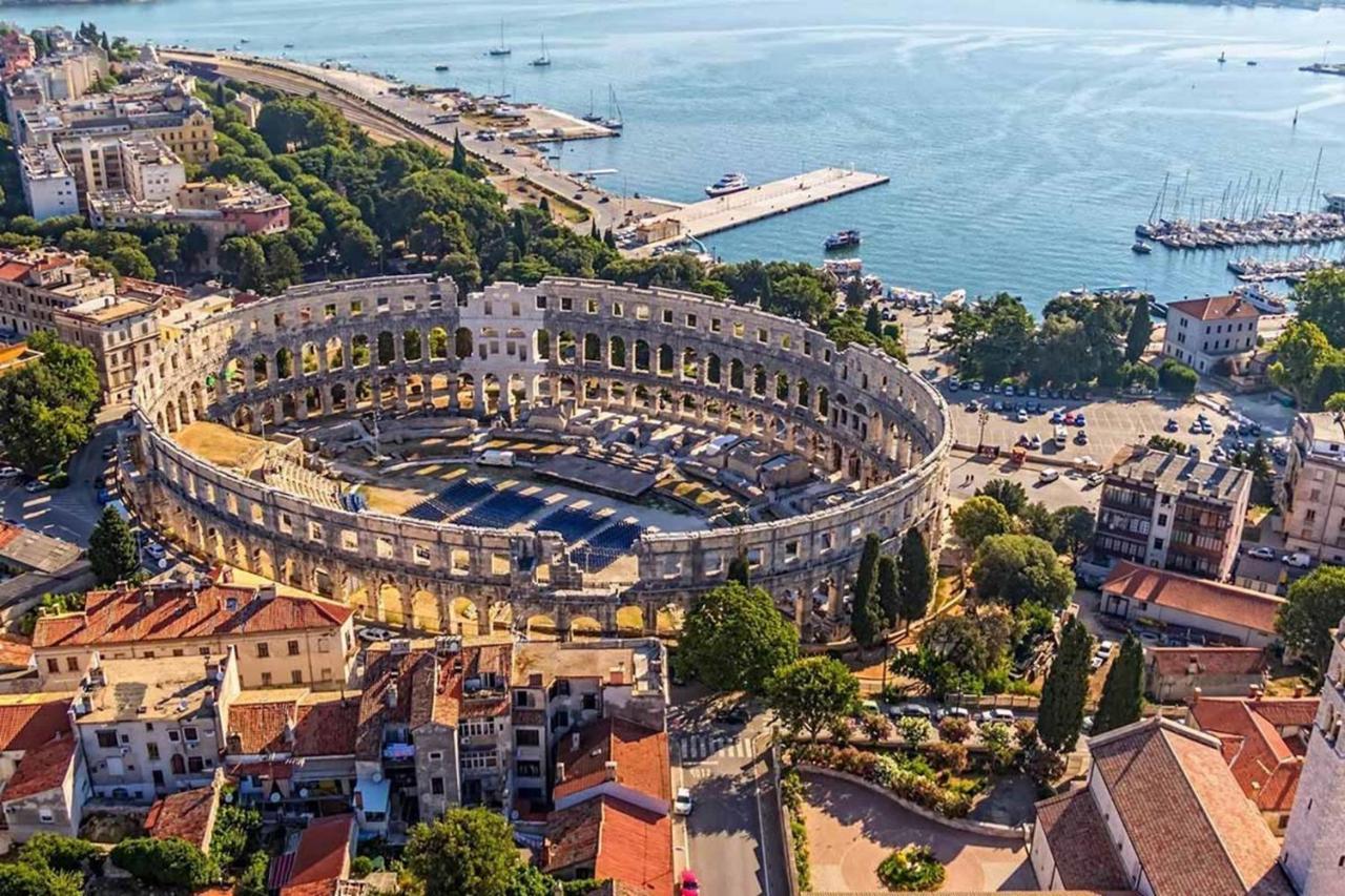 Luxury Apartment Sea Pula Exteriör bild